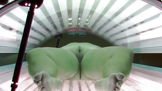 Beautiful Fatty MILF Cought in  Solarium